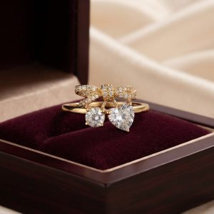 Anillo Elegante Moño con Corazón · Diseño Único