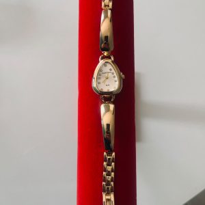 Reloj de Lujo con Esfera en Forma de Gota y Pedrería